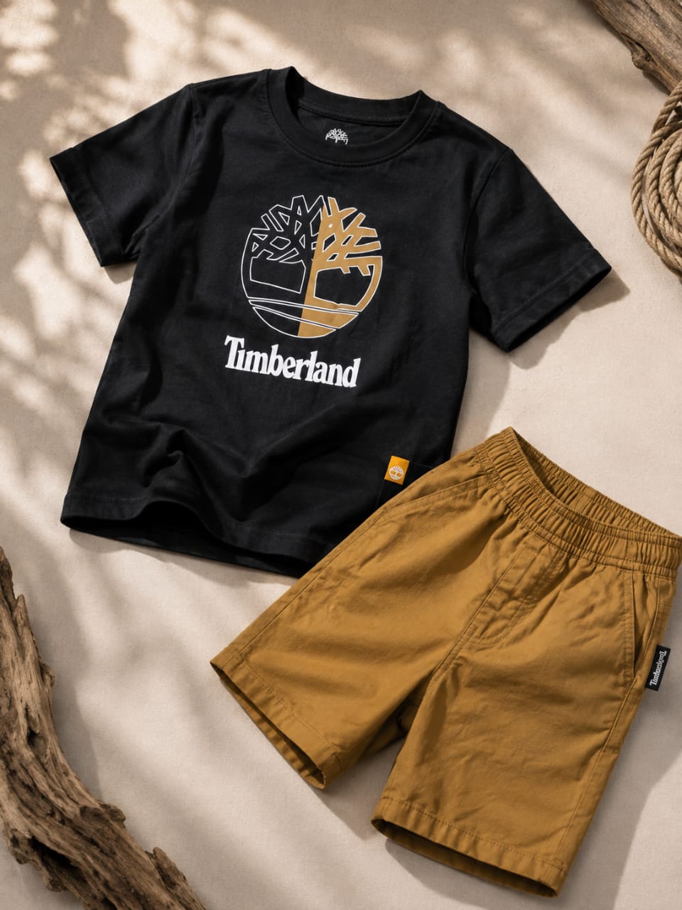 Ensemble Garçon Timberland – T-shirt & Bermuda Coton